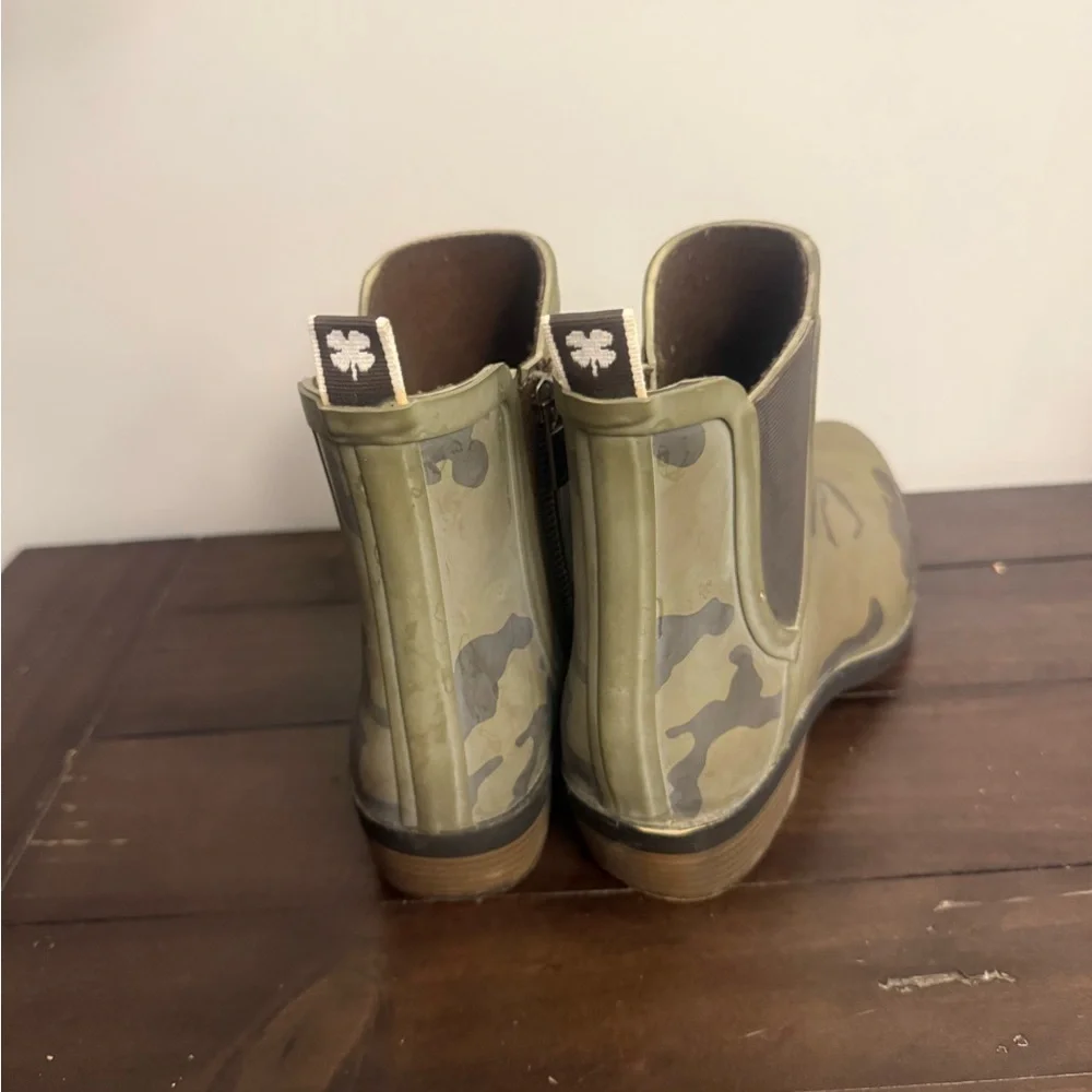 Lucky Brand Women’s Camo Rubber Chelsea Rain Ankle Boots Size 10